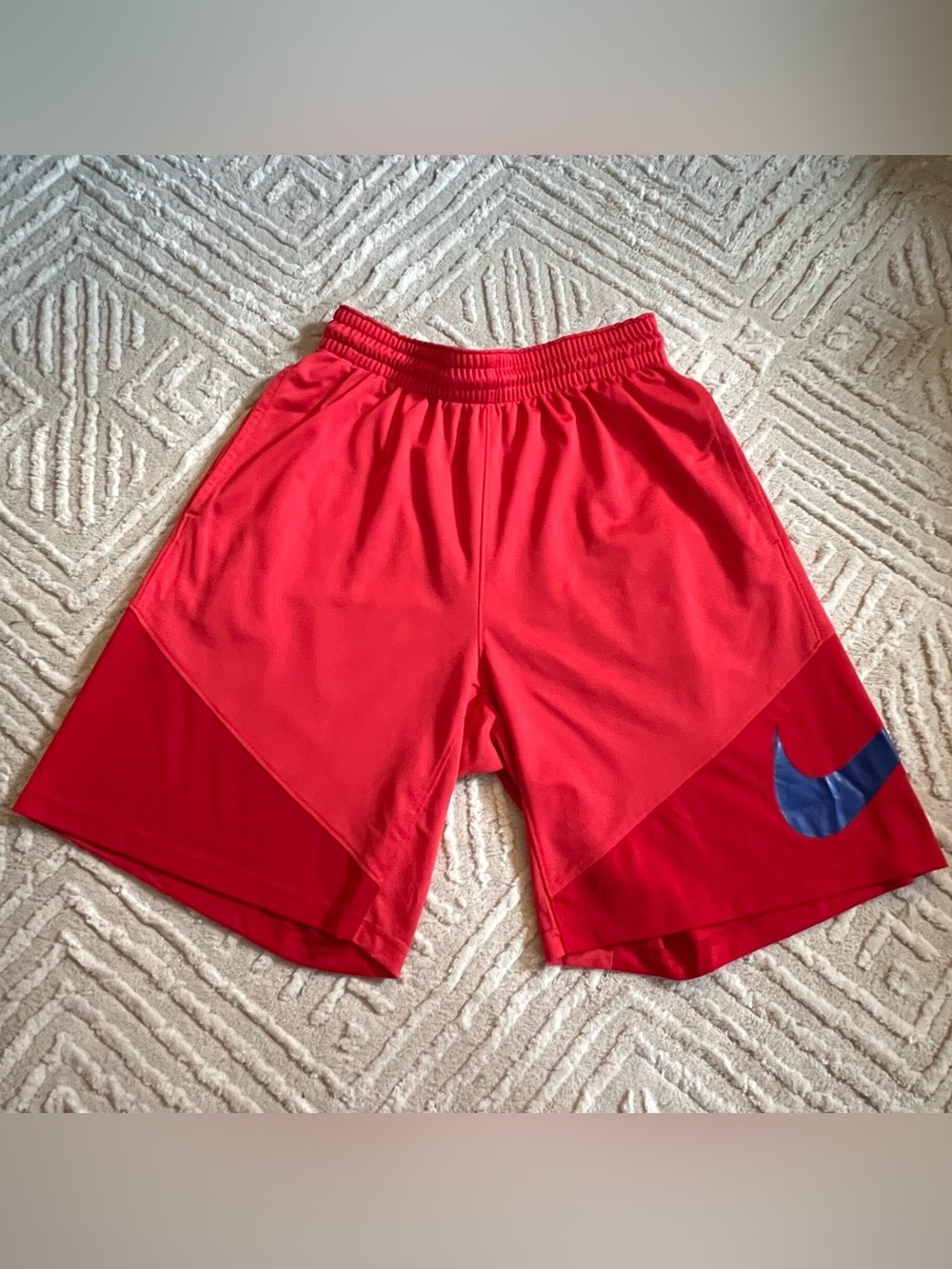 Nike Dri-FIT Men’s Red w/ Blue Swoosh Athletic Training Shorts Size Large